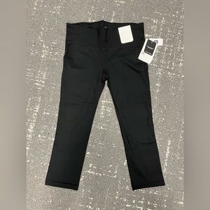 GapFit gfast capri NWT